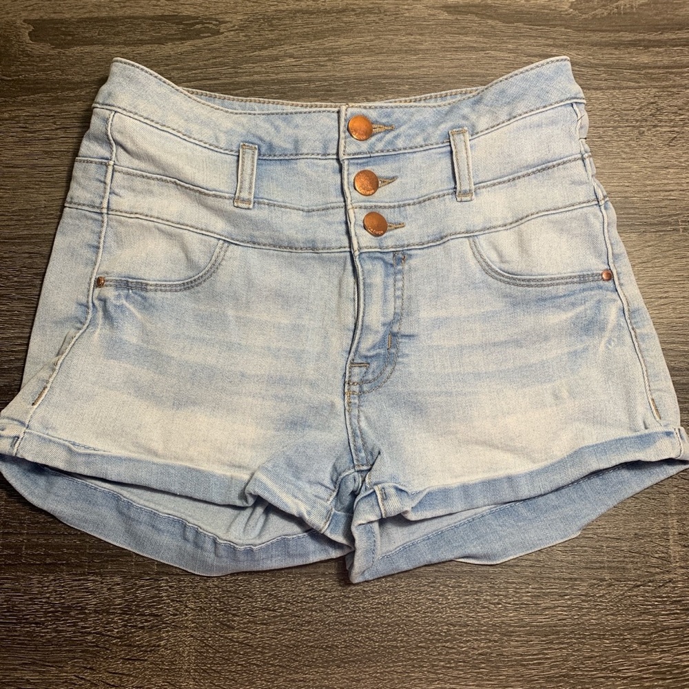 High wasted denim shorts
